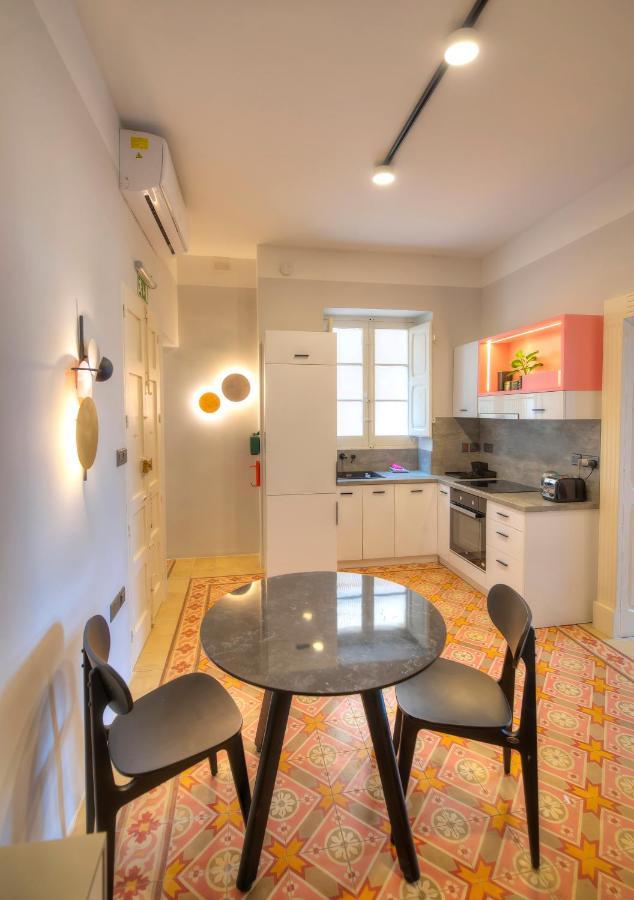 Beautiful One Bedroom Seafront Apartment Vpal1-1 Ил-Фурияна Екстериор снимка